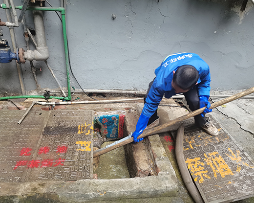 琼结清掏化粪池