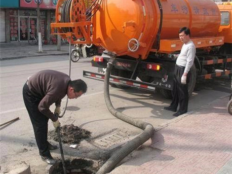 琼结清掏化粪池，健康生活从这里开始